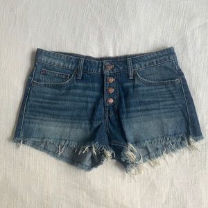 sark wash denim shorts!